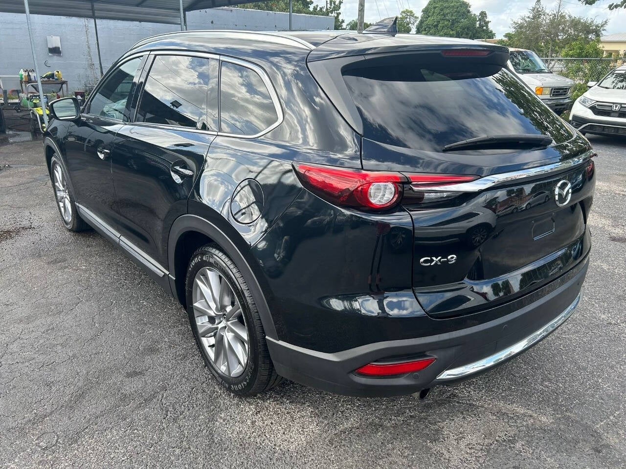 Vehicle image 6 of 30
