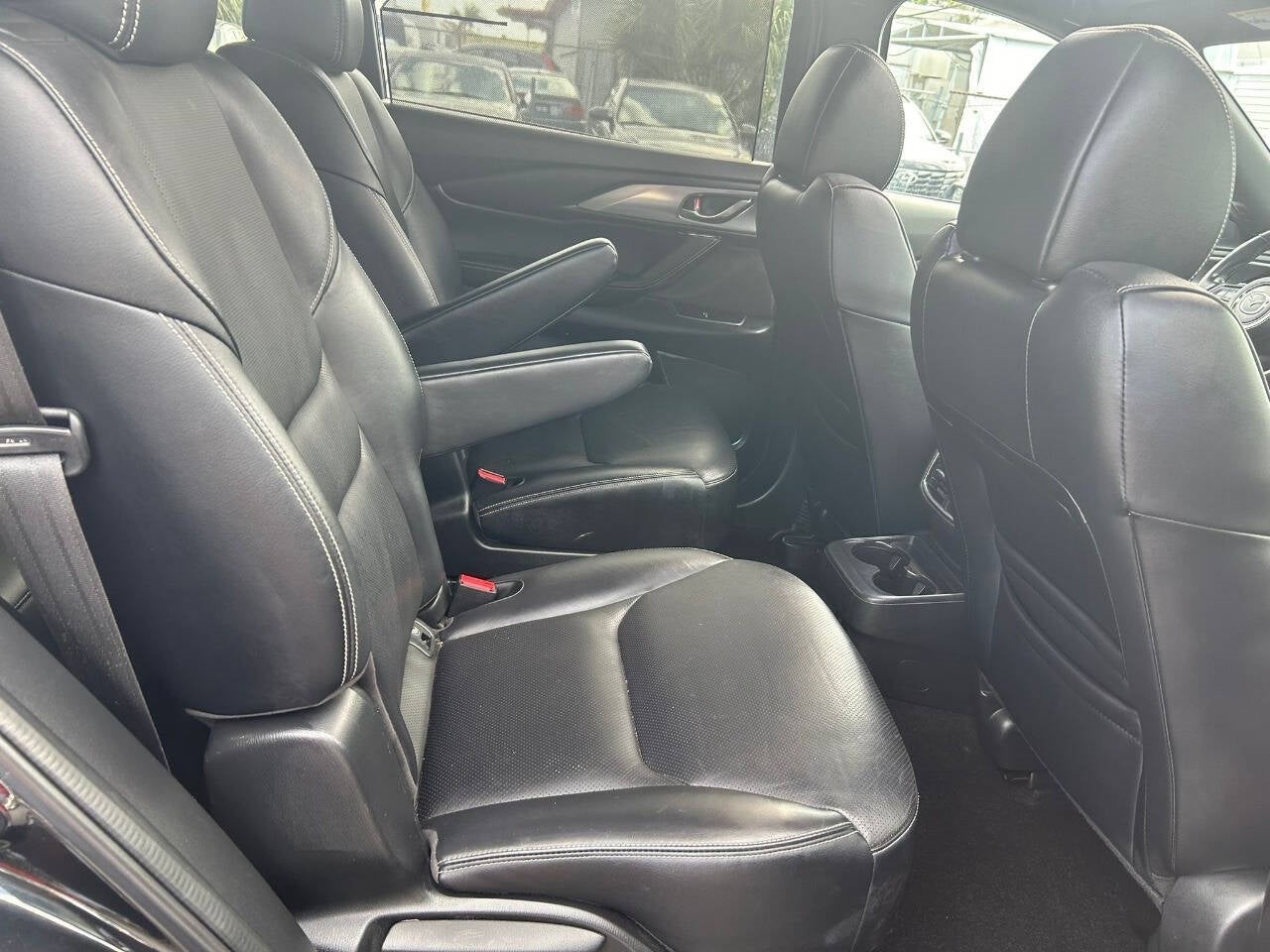 Vehicle image 19 of 30