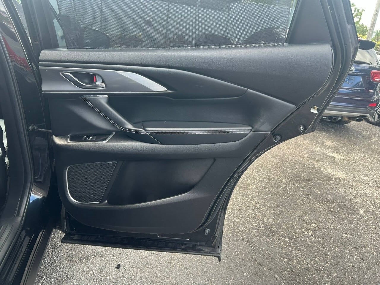 Vehicle image 13 of 30