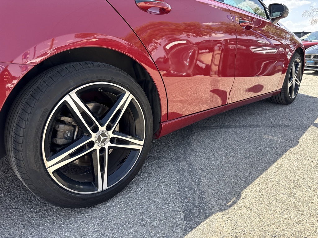 Vehicle image 9 of 28