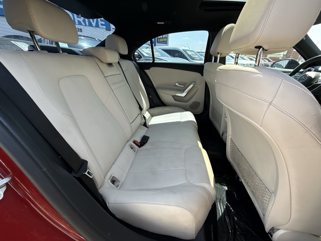 Vehicle image 11 of 28