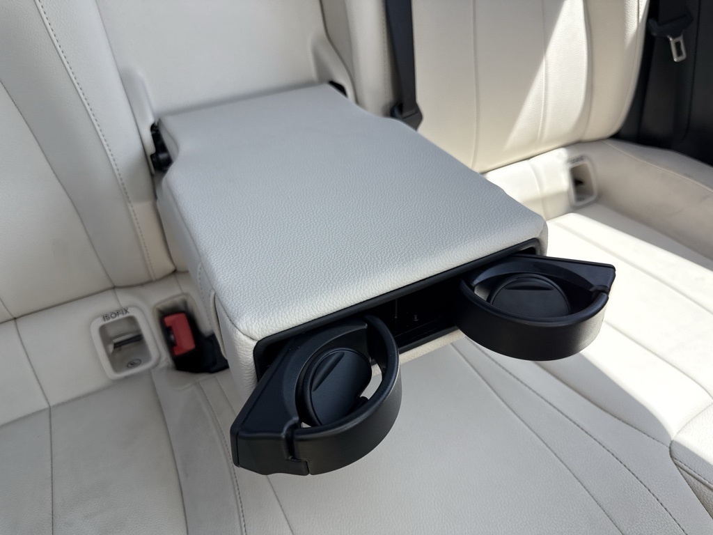 Vehicle image 27 of 28