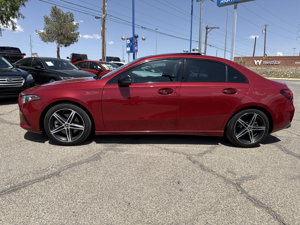 Vehicle image 7 of 28