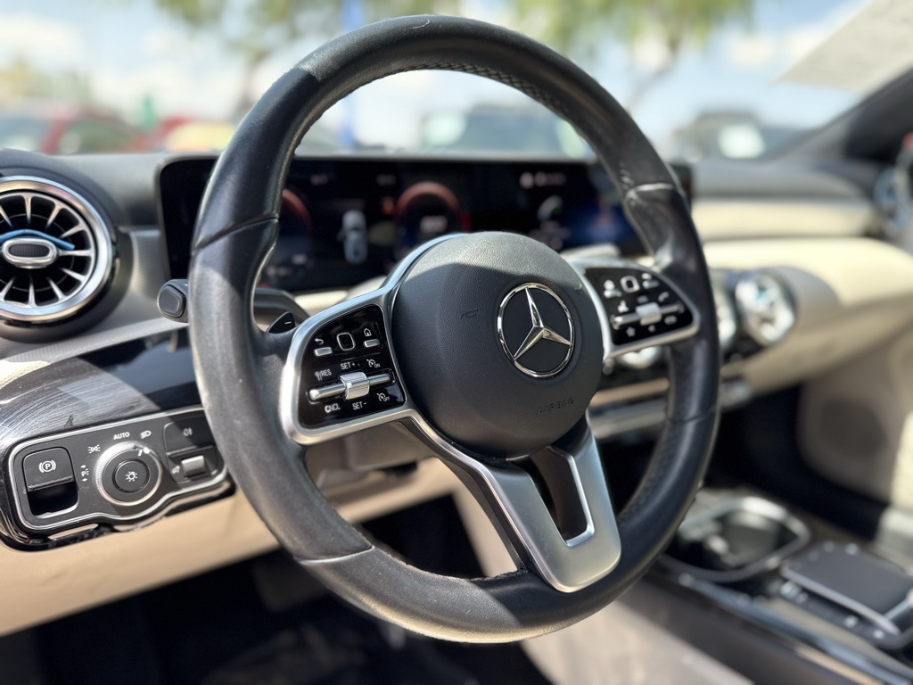 Vehicle image 19 of 28