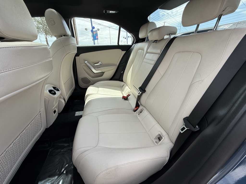 Vehicle image 12 of 28