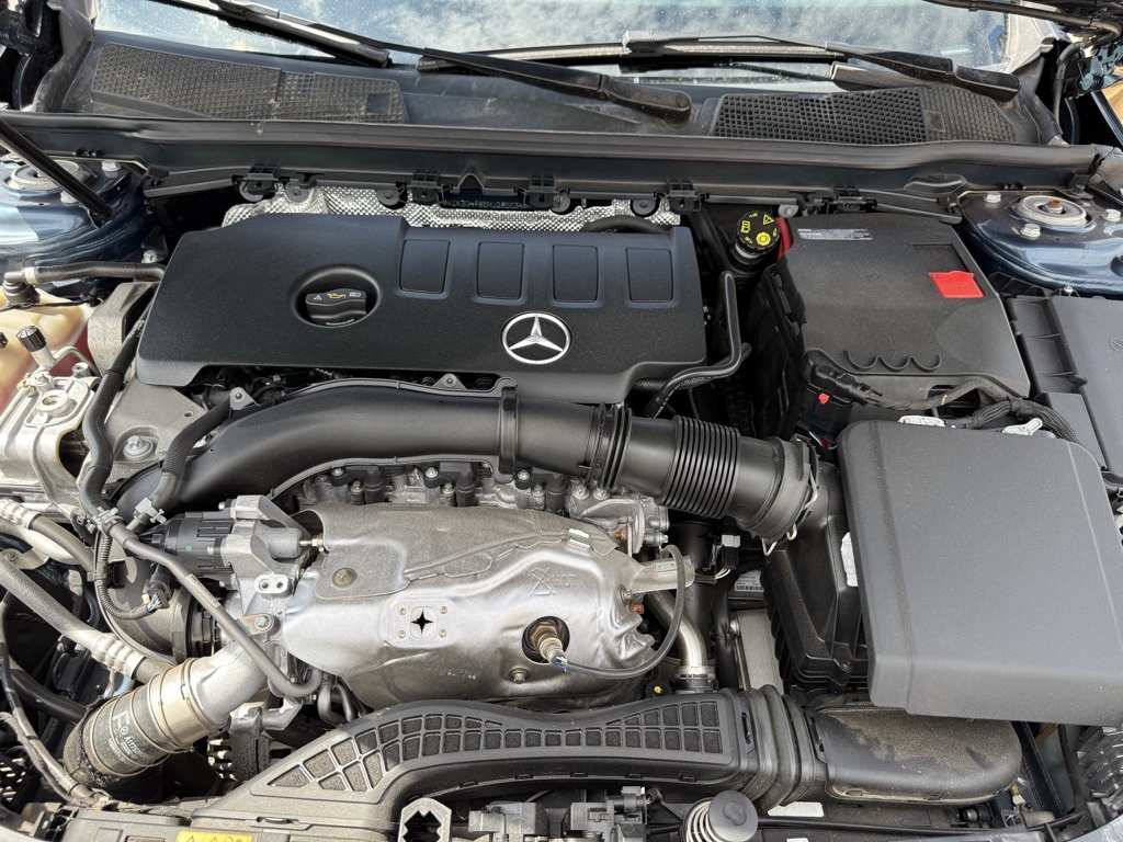 Vehicle image 8 of 28