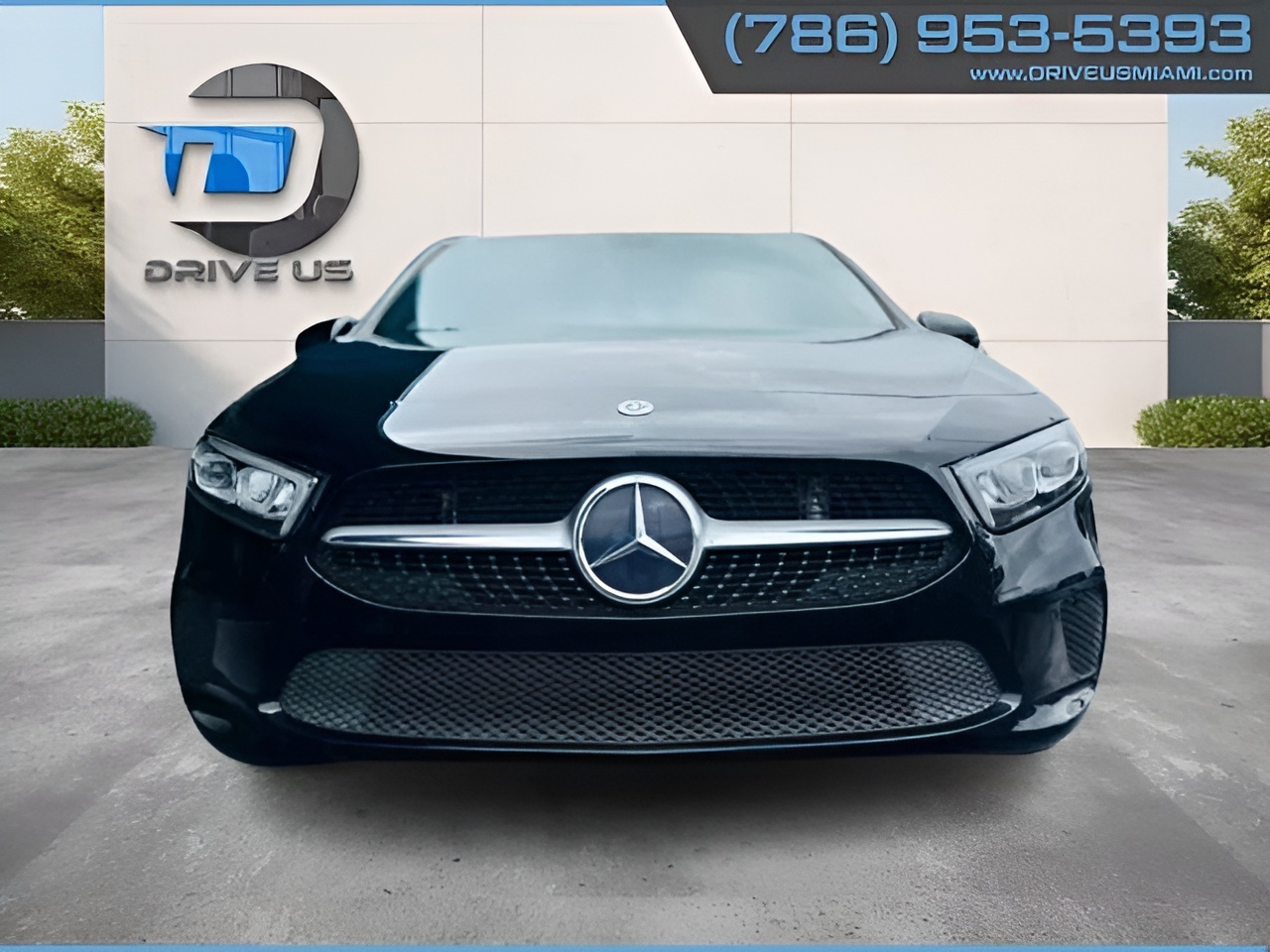 Vehicle image 28 of 32