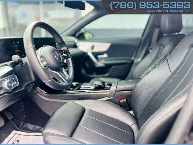Vehicle image 14 of 32