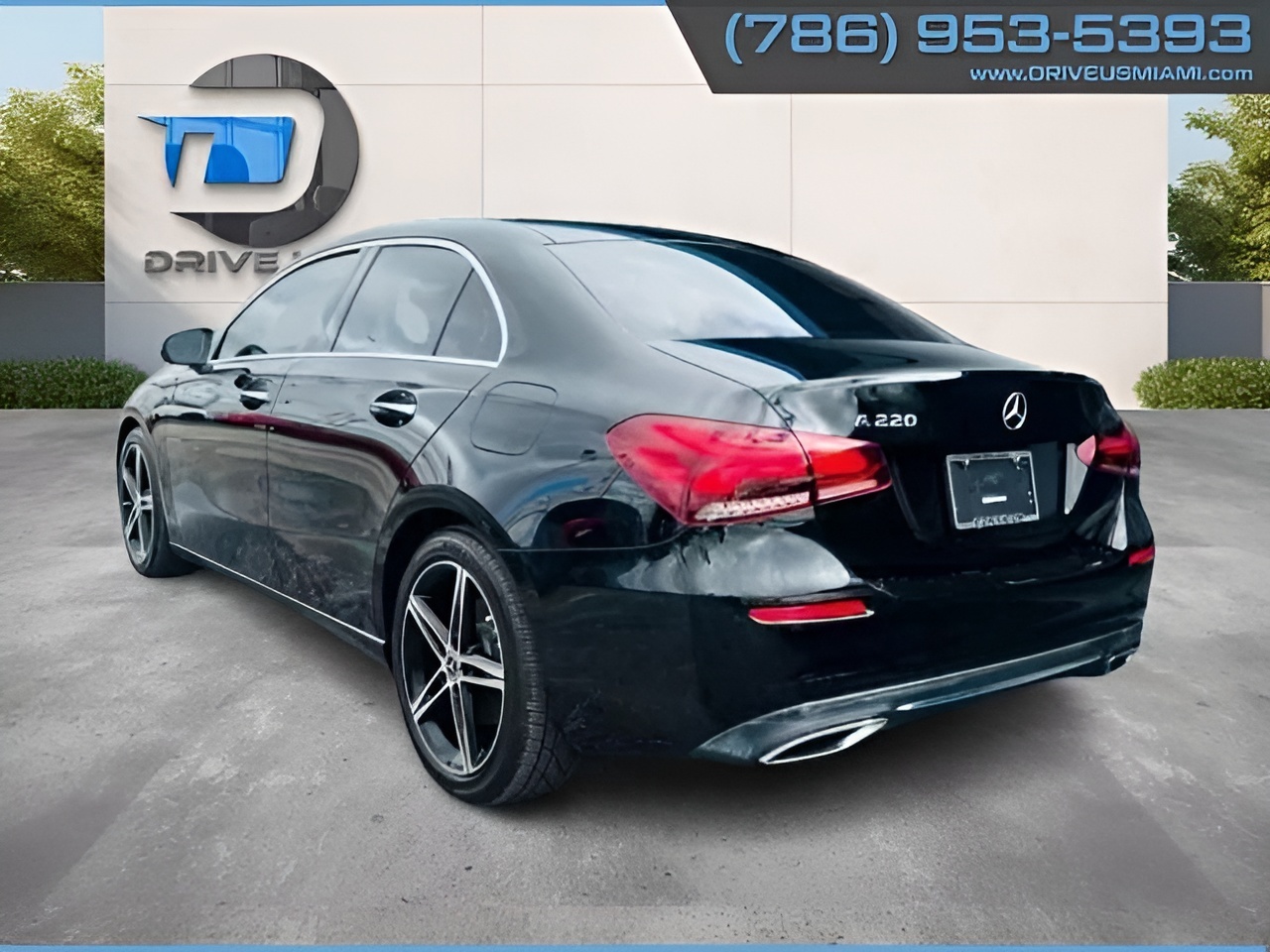 Vehicle image 31 of 32