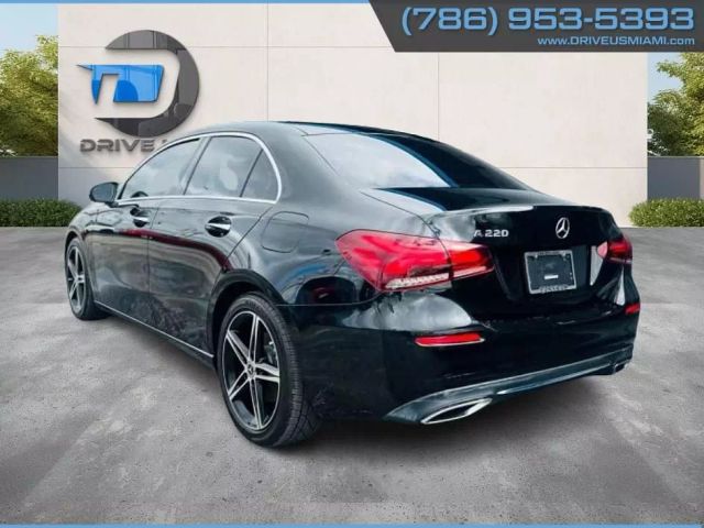 Vehicle image 9 of 32