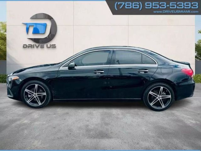 Vehicle image 11 of 32