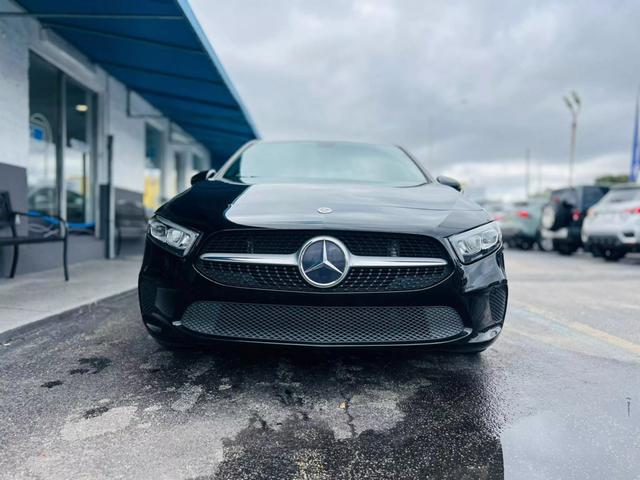 Vehicle image 4 of 32