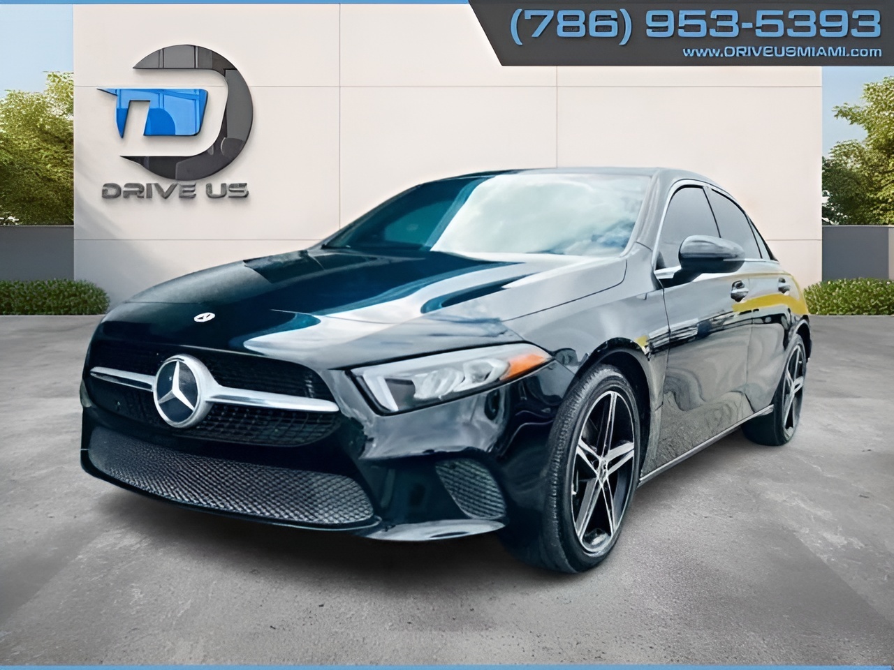 Vehicle image 27 of 32
