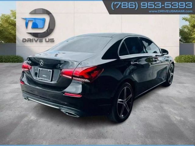 Vehicle image 8 of 32