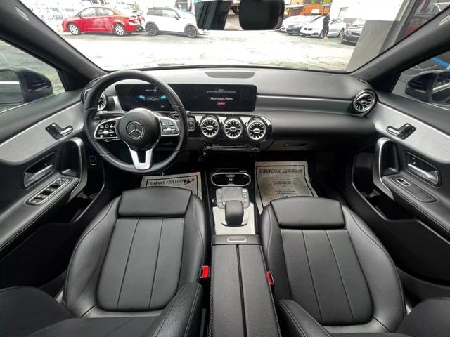 Vehicle image 26 of 32