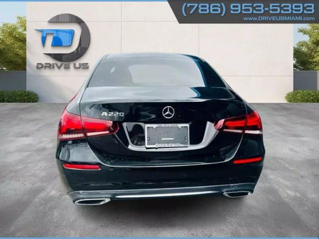 Vehicle image 13 of 32