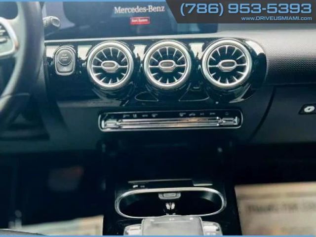 Vehicle image 15 of 32