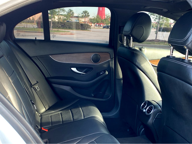Vehicle image 17 of 29