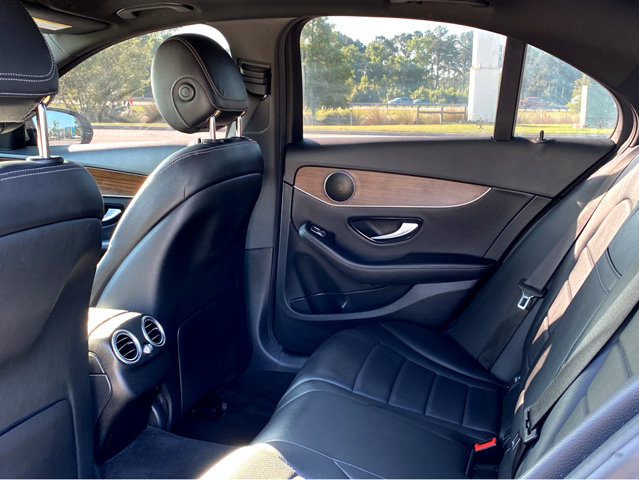 Vehicle image 25 of 29