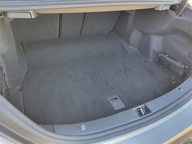 Vehicle image 14 of 24