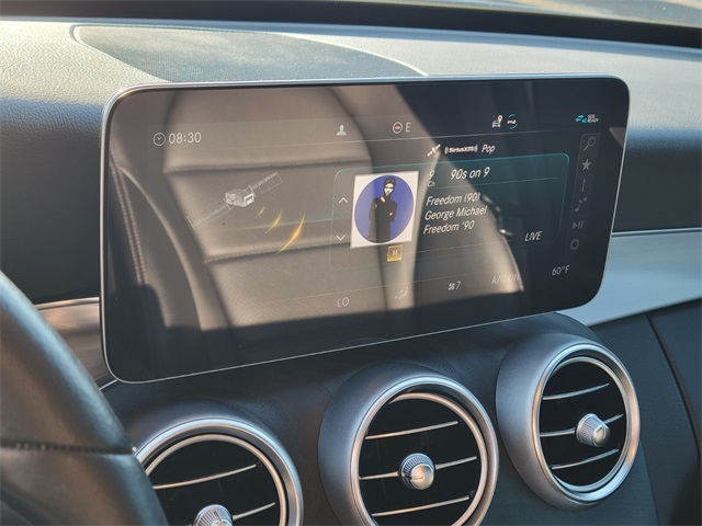 Vehicle image 22 of 24