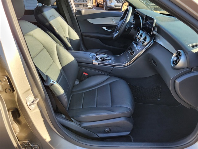 Vehicle image 16 of 24