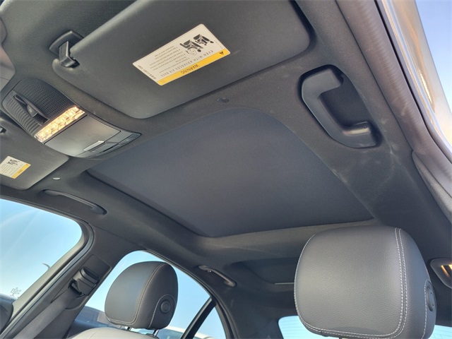 Vehicle image 11 of 24
