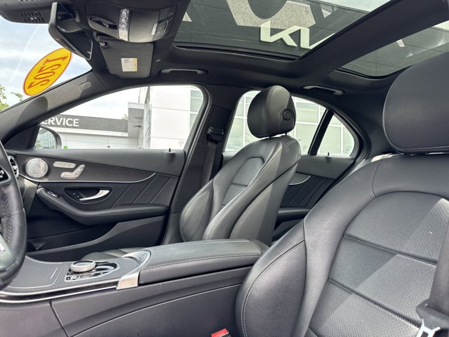 Vehicle image 24 of 31