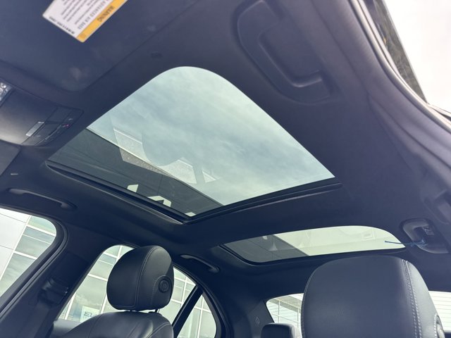 Vehicle image 25 of 31