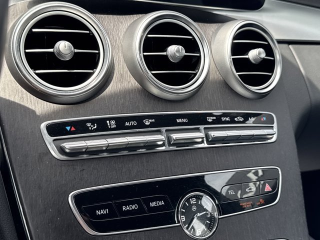 Vehicle image 20 of 31