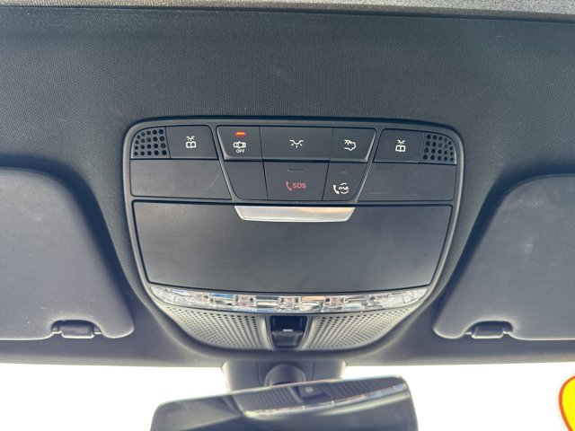 Vehicle image 17 of 31