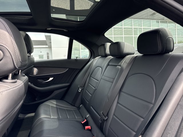 Vehicle image 28 of 31
