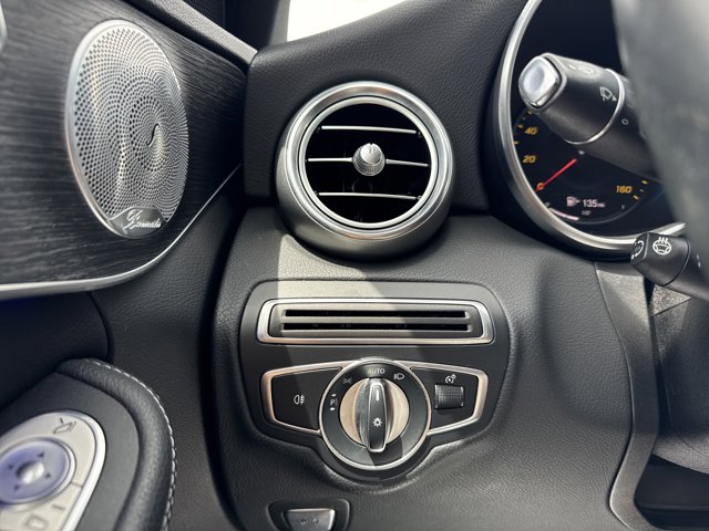 Vehicle image 22 of 31
