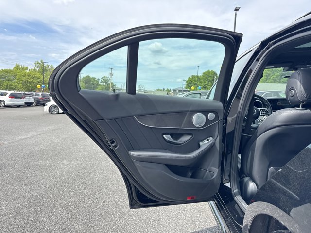 Vehicle image 26 of 31