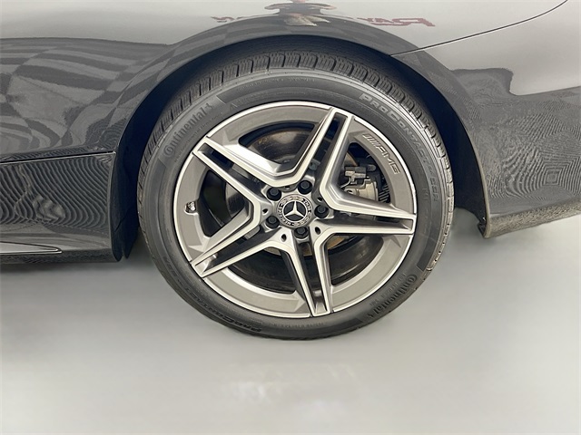 Vehicle image 10 of 40