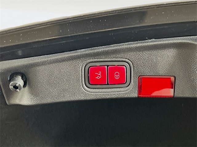 Vehicle image 35 of 40