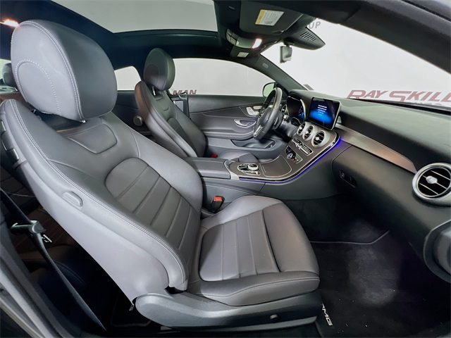 Vehicle image 17 of 40