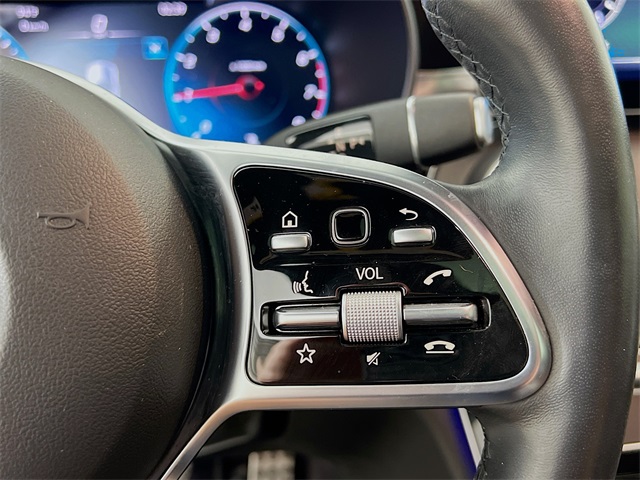 Vehicle image 36 of 40