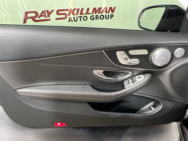Vehicle image 29 of 40