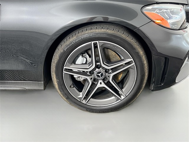 Vehicle image 12 of 40