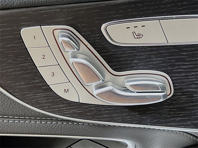 Vehicle image 38 of 40