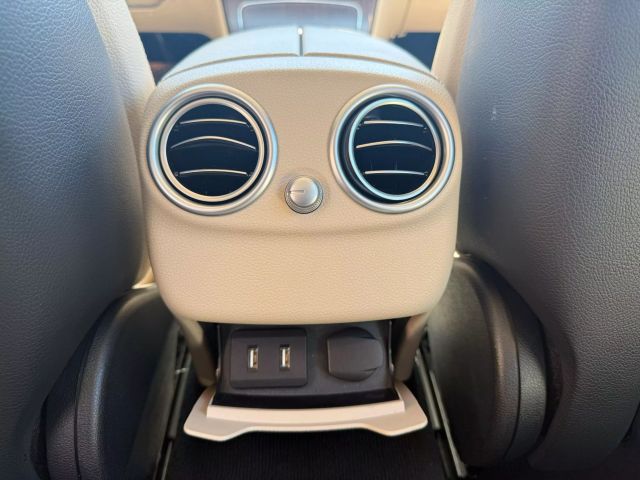 Vehicle image 21 of 44