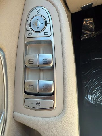 Vehicle image 31 of 44