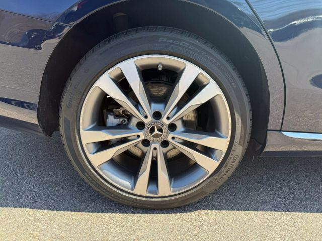 Vehicle image 12 of 44