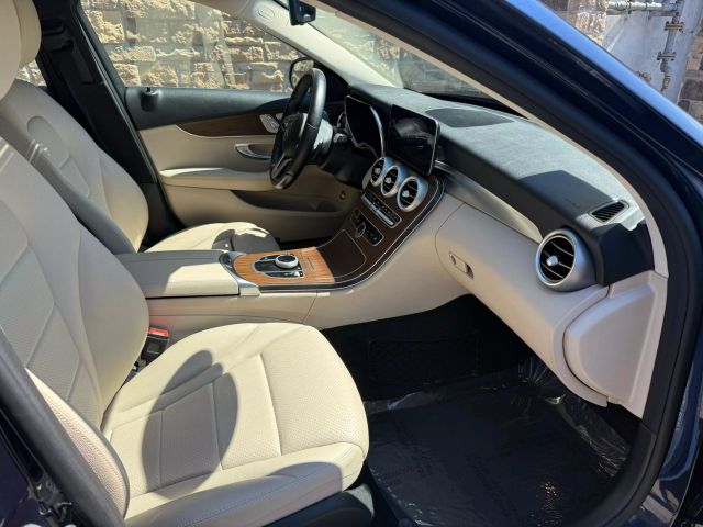 Vehicle image 9 of 44