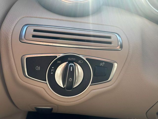 Vehicle image 29 of 44