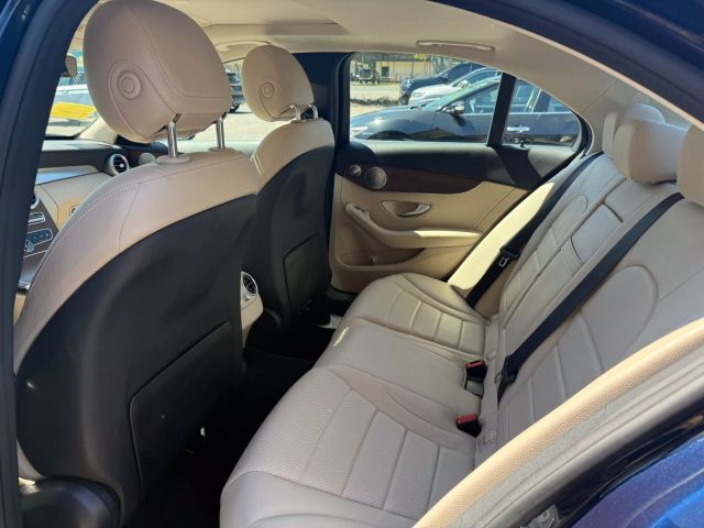 Vehicle image 18 of 44