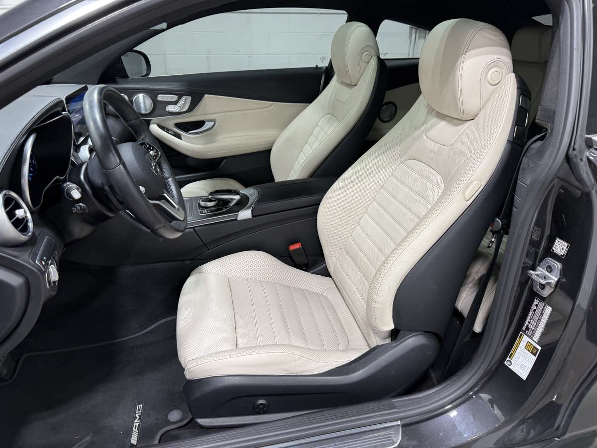 Vehicle image 15 of 17