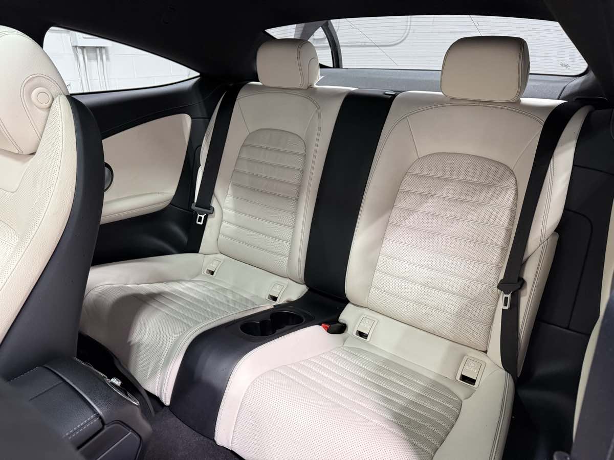 Vehicle image 16 of 17