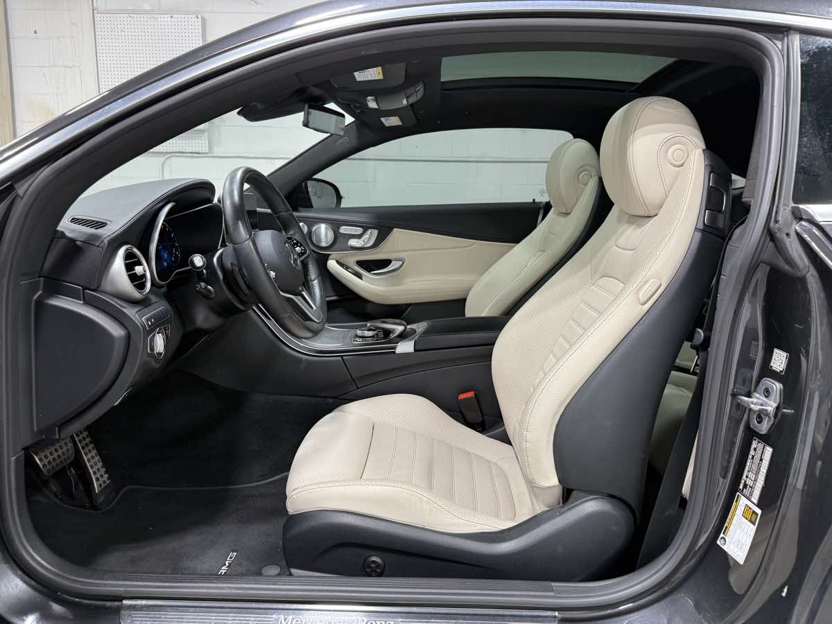 Vehicle image 8 of 17